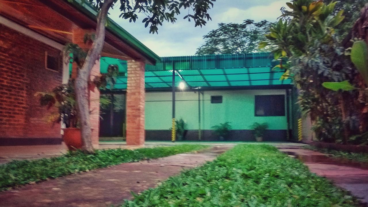 Apart Hotel Las Guayabas Puerto Iguazu Exterior photo